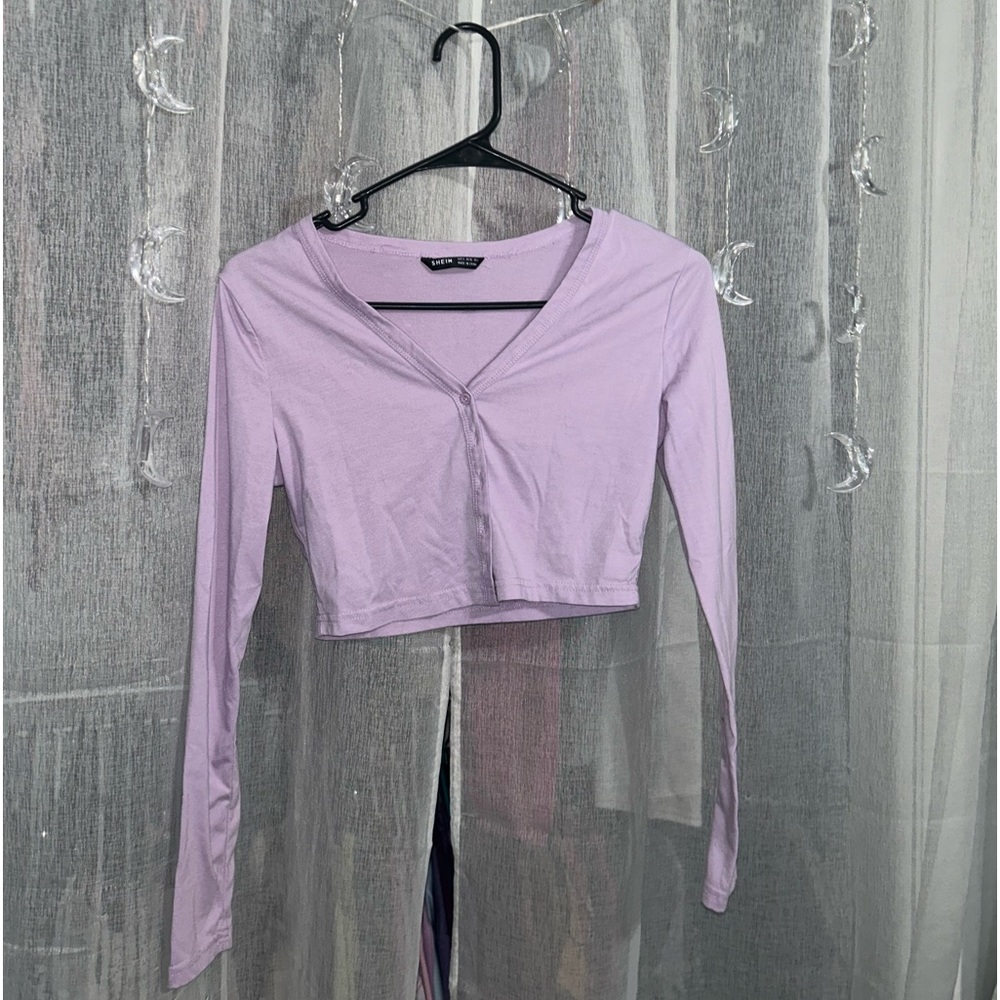 purple cropped long sleeve button up top *small*
